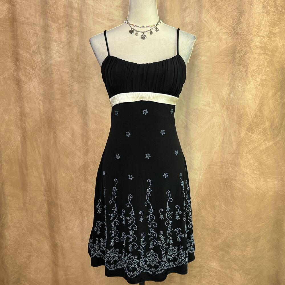 Vintage Y2K Beaded Party Dress Floral Empire Waist Ruched Bodice Crinoline Mesh
